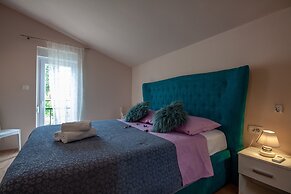 Five bedroom villa Emily with pool