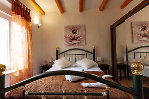 Five bedroom villa Emily with pool