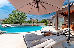 Five bedroom villa Emily with pool