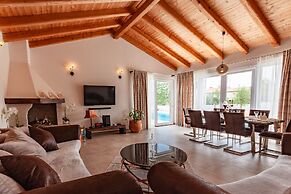 Five bedroom villa Emily with pool