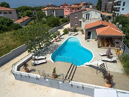 Five bedroom villa Emily with pool