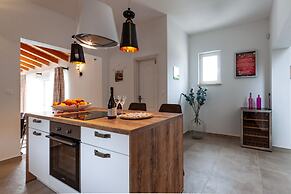 Five bedroom villa Emily with pool