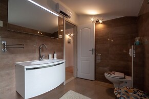 Five bedroom villa Emily with pool