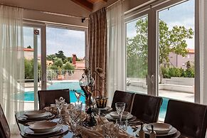 Five bedroom villa Emily with pool