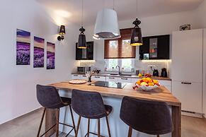 Five bedroom villa Emily with pool