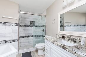 The Diamond - Private Pool / Pet Friendly / 4BD Near Arena