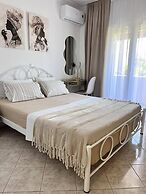 Julia Holiday Apartments