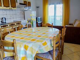 Beautiful Coastline View Apartment a4