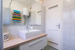 Apartment Sarita With the Balcony, Near the Main bus Station