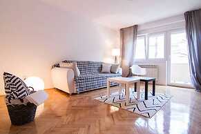 Apartment Sarita With the Balcony, Near the Main bus Station