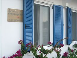 Alkistis Cozy By The Beach Apt in Ikaria Island, Therma Ground Floor
