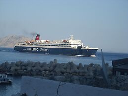 Alkistis Cozy By The Beach Apt in Ikaria Island, Therma Ground Floor