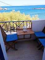 Alkistis Cozy By The Beach Apt In Ikaria Island, Therma 1st Floor