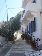 Alkistis Cozy By The Beach Apt In Ikaria Island, Therma 1st Floor