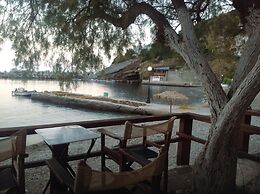 Alkistis Cozy By The Beach Apt In Ikaria Island, Therma 1st Floor