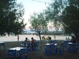 Alkistis Cozy By The Beach Apt In Ikaria Island, Therma 1st Floor