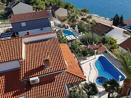 Villa Masha is a Detached House, Very Finely Accommodating 6 to 7 Pers
