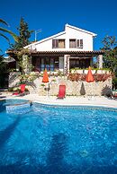 Villa Masha is a Detached House, Very Finely Accommodating 6 to 7 Pers