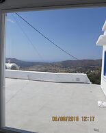 Room-andoni's House in Pitrofos, Andros
