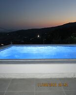 Room-andoni's House in Pitrofos, Andros