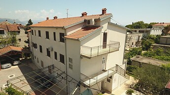 Sasa Apartments Kastel Stafilic Croatia