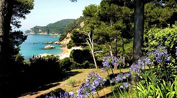 Comfortable Apartment Near Cala Sa Boadella -lloret de Mar, Costa Brav