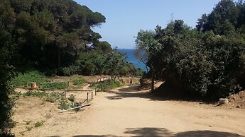 Comfortable Apartment Near Cala Sa Boadella -lloret de Mar, Costa Brav