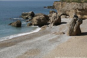 House With Private Pool With Direct Acces to the Beach