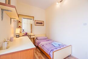 Vera Seaview Apartment