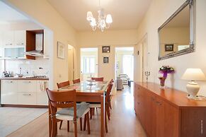 Vera Seaview Apartment