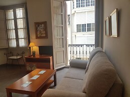 Stylish And Spacious 1 Bedroom Flat In Trendy Area