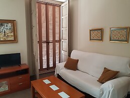 Stylish And Spacious 1 Bedroom Flat In Trendy Area