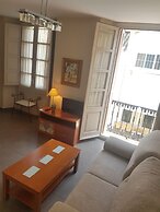 Stylish And Spacious 1 Bedroom Flat In Trendy Area