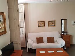 Stylish And Spacious 1 Bedroom Flat In Trendy Area