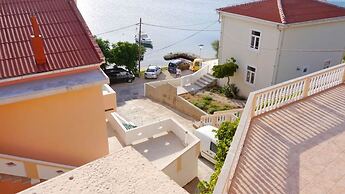 Cosy Apartment With sea View and one Bedroom