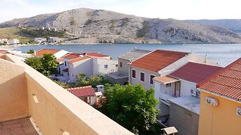 Cosy Apartment With sea View and one Bedroom
