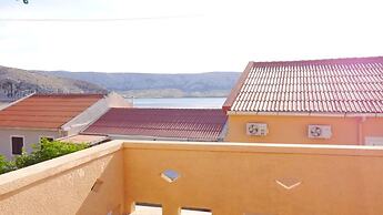 Cozy 1 Bedroom Apartment With sea View