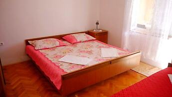 Cozy 1 Bedroom Apartment With sea View