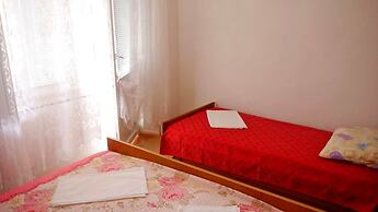 Cozy 1 Bedroom Apartment With sea View