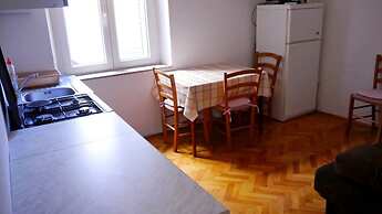 Cozy 1 Bedroom Apartment With sea View