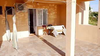 Cozy 1 Bedroom Apartment With sea View