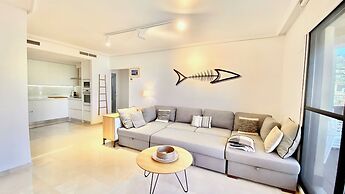Luxury Apartment Overlooking Javea Bay and Mountains