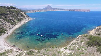 Luxury Apartment Overlooking Javea Bay and Mountains