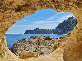 Luxury Apartment Overlooking Javea Bay and Mountains