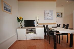 Family Apartment Mirela Borik