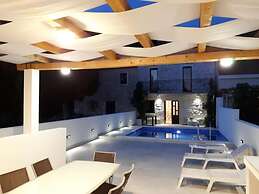 Villa Dragi, Villa With Pool and big Terrace, sea View, Peacfully and