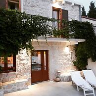 Villa Dragi, Villa With Pool and big Terrace, sea View, Peacfully and