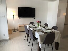 Villa Dragi, Villa With Pool and big Terrace, sea View, Peacfully and