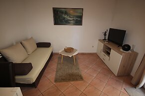 Cosy Apartment 5min to Beach Mirela Borik
