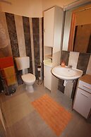 Cosy Apartment 5min to Beach Mirela Borik